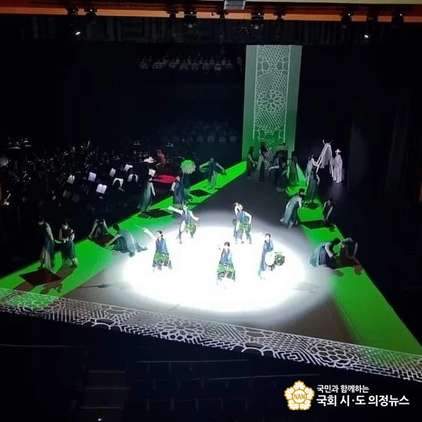 사진=상황에 맞는 프로젝션맵핑과 홀로그램 이용한 무대연출