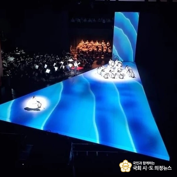 사진=상황에 맞는 프로젝션맵핑과 홀로그램 이용한 무대연출